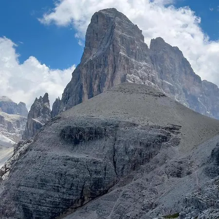 Holiday home Casa Gialla Sulle Dolomiti A Padola