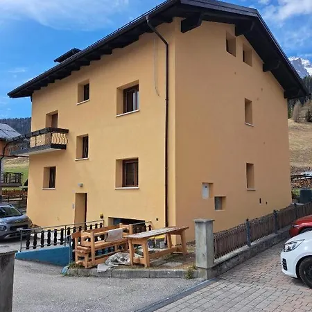 Casa Gialla Sulle Dolomiti A Hébergement de vacances